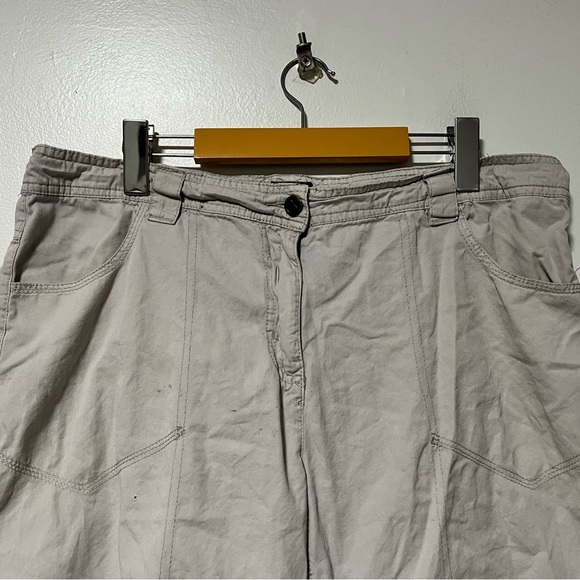Esmara Women’s Beige Utility Shorts Size 44 - Casual, Relaxed Fit Cargo Style - Picture 7 of 11